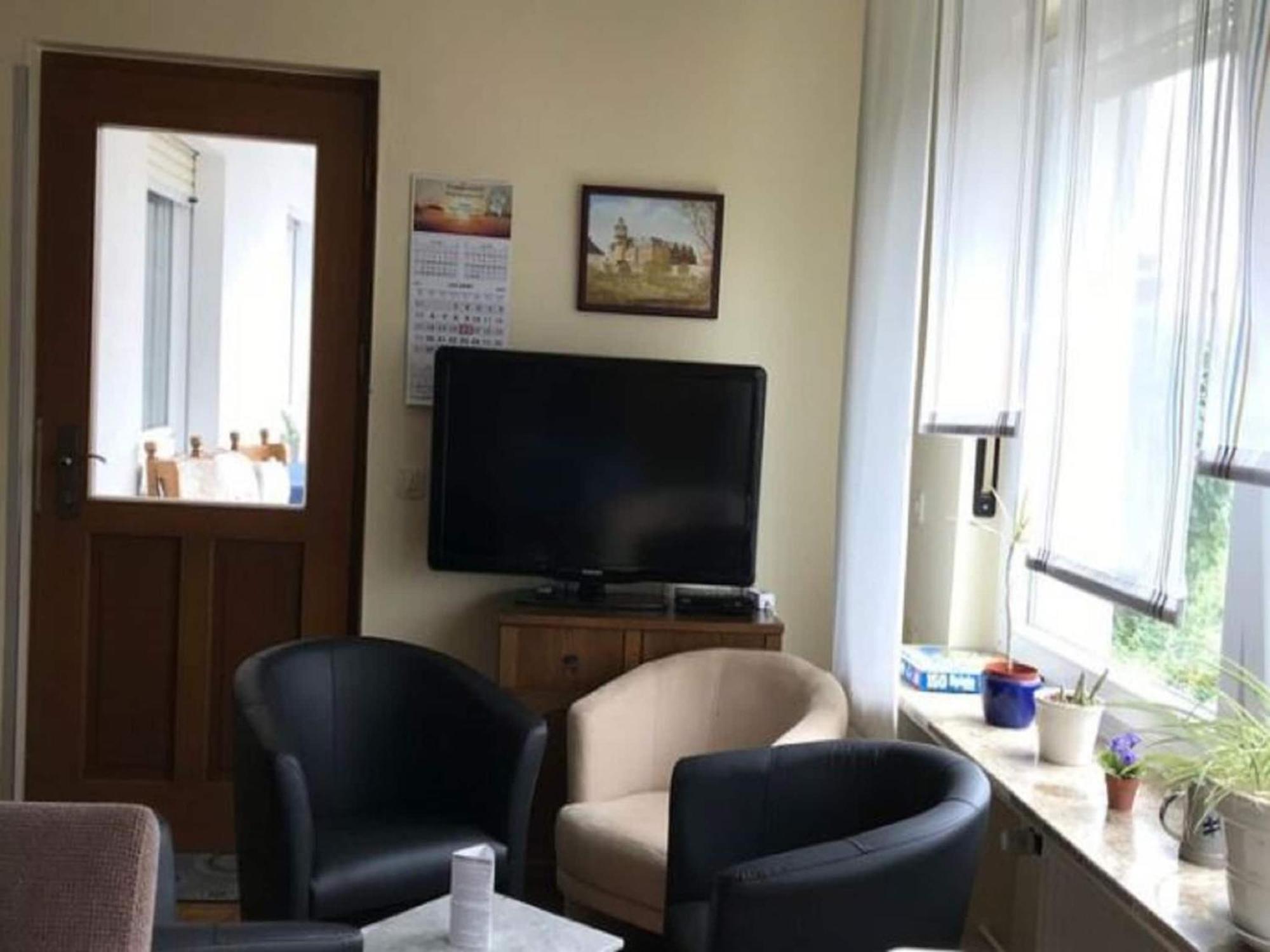 Large Detached Holiday Home In Hesse With Private Garden And Terrace Homberg  Luaran gambar